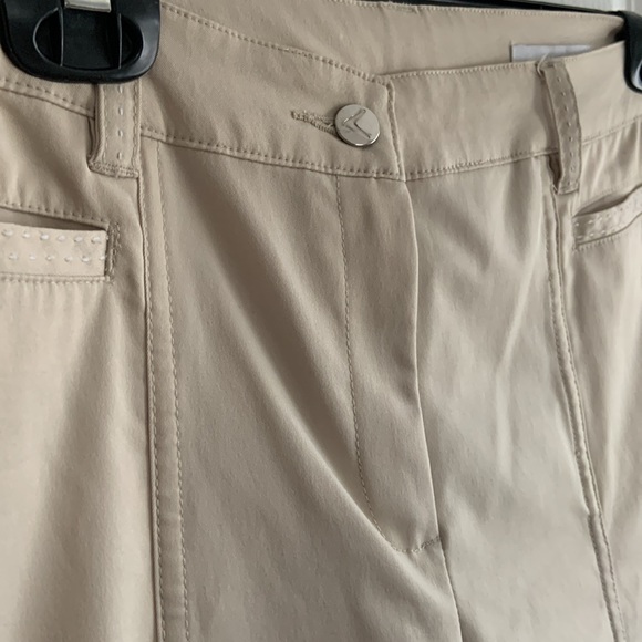 Callaway Ladies golf pants. Convertible to Capri length. Worn once. Like new - Picture 3 of 6